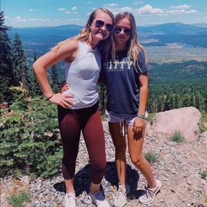 Meet your Posher, Ava